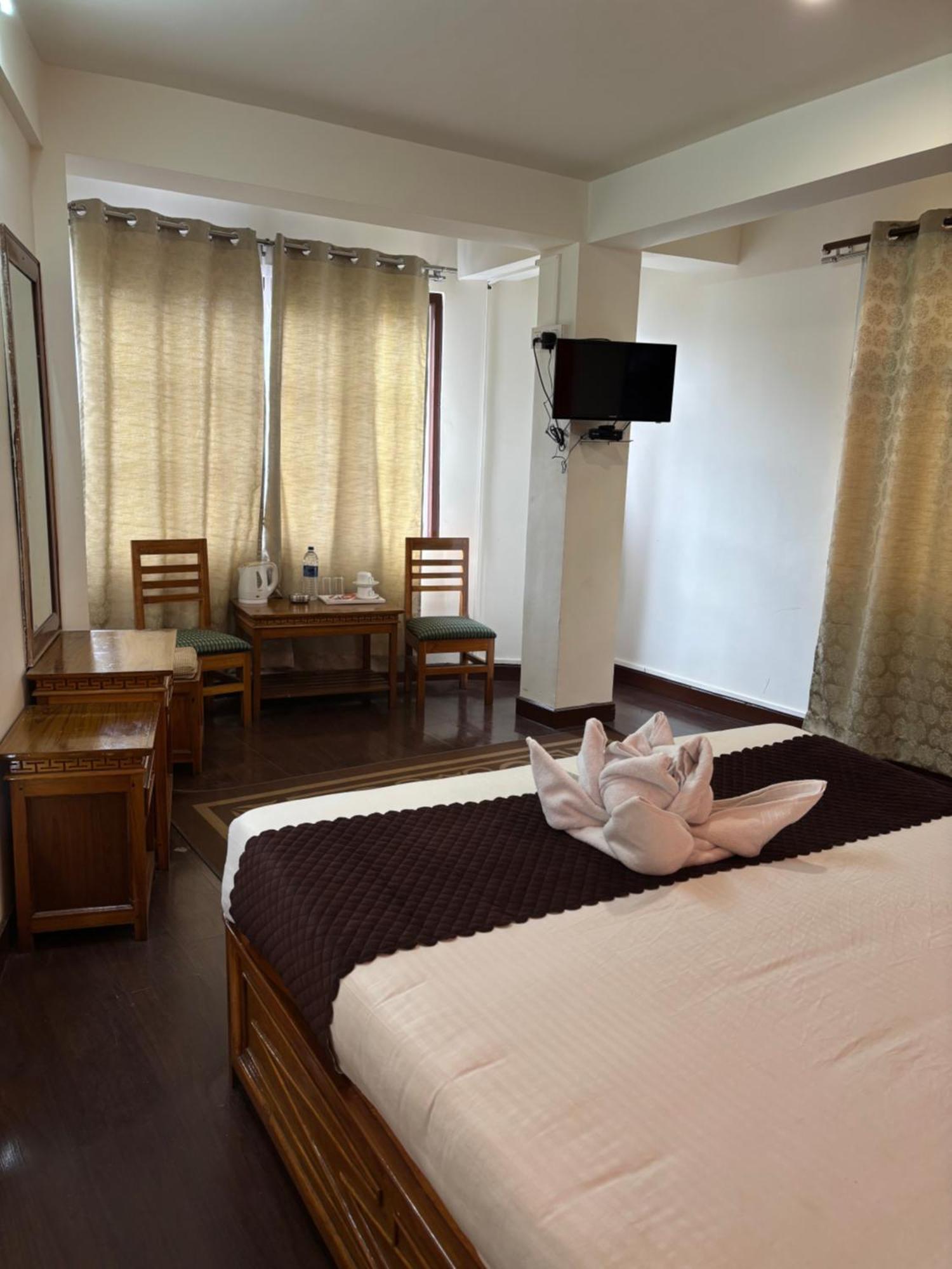 Hotel Kasturi Palace & Restaurant Darjeeling Darjeeling  Buitenkant foto