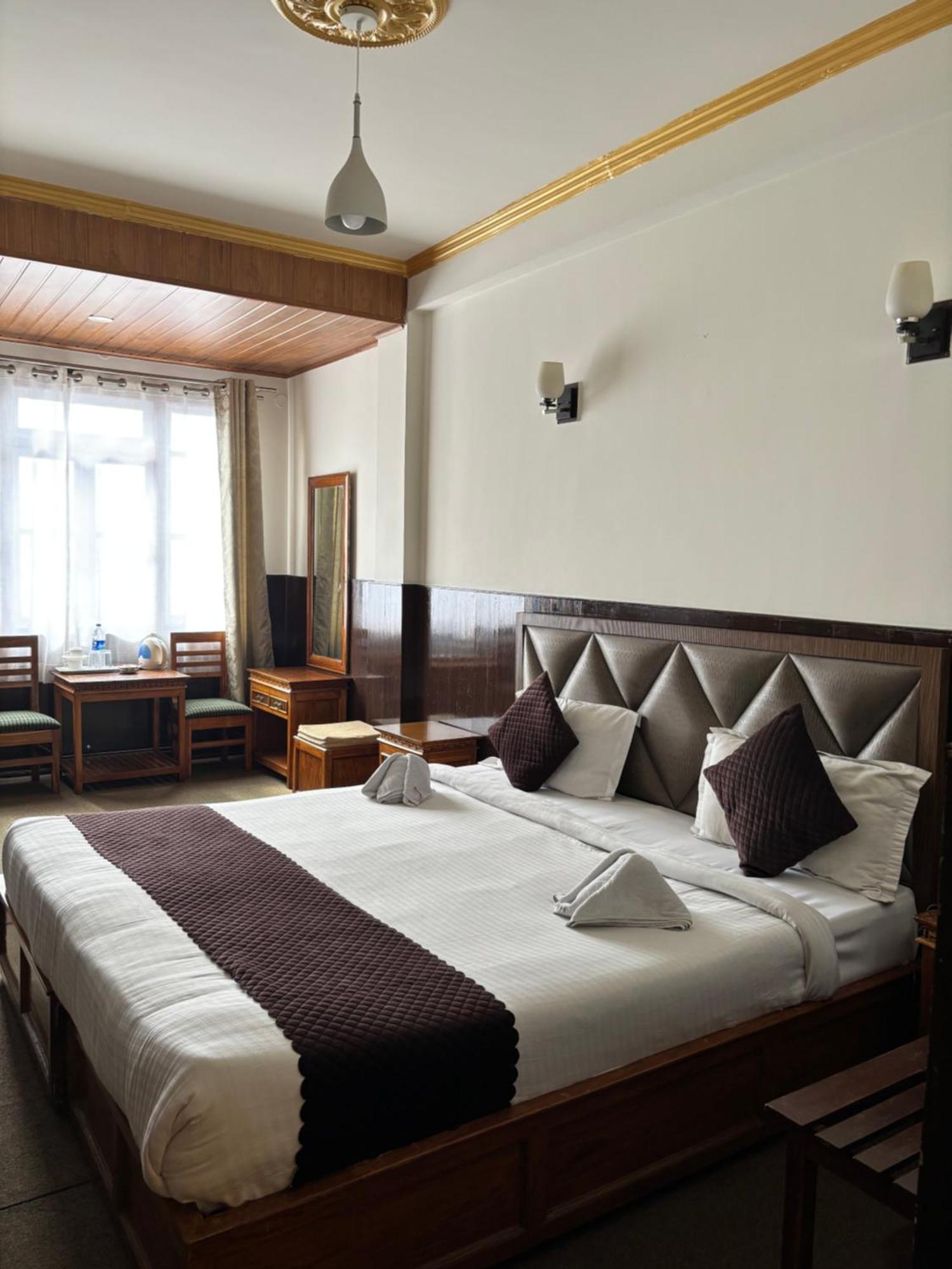 Hotel Kasturi Palace & Restaurant Darjeeling Darjeeling  Buitenkant foto