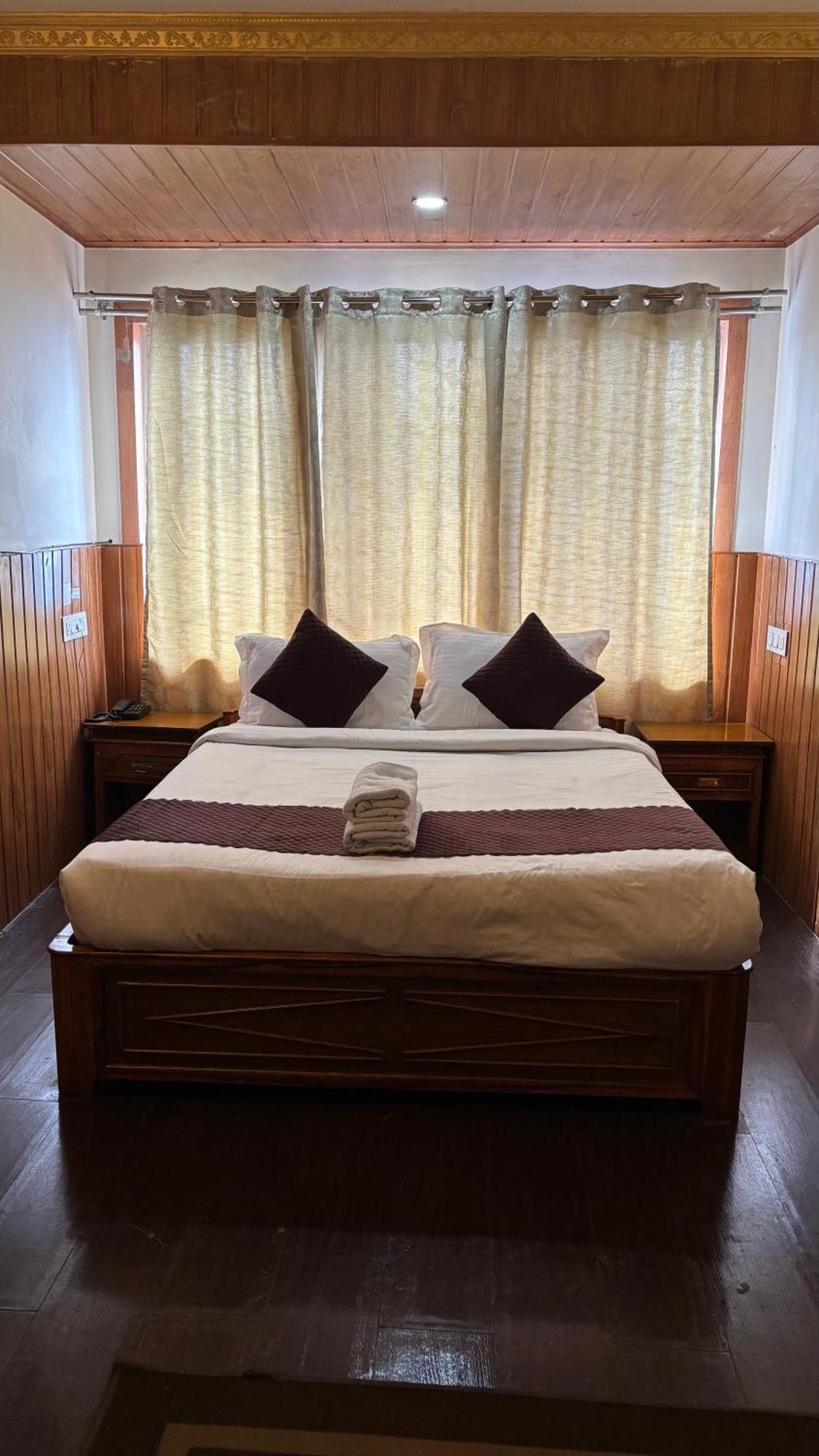 Hotel Kasturi Palace & Restaurant Darjeeling Darjeeling  Buitenkant foto