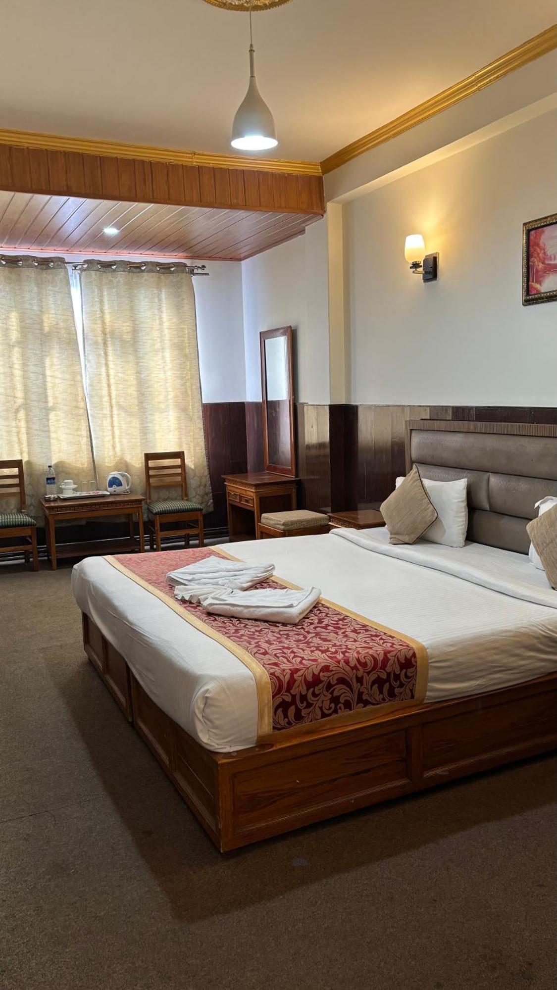 Hotel Kasturi Palace & Restaurant Darjeeling Darjeeling  Buitenkant foto