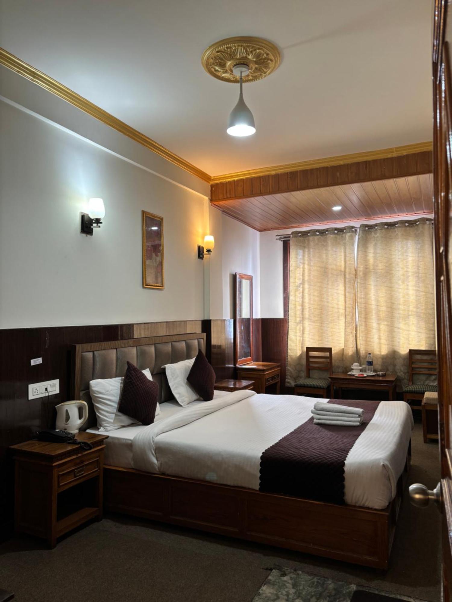 Hotel Kasturi Palace & Restaurant Darjeeling Darjeeling  Buitenkant foto