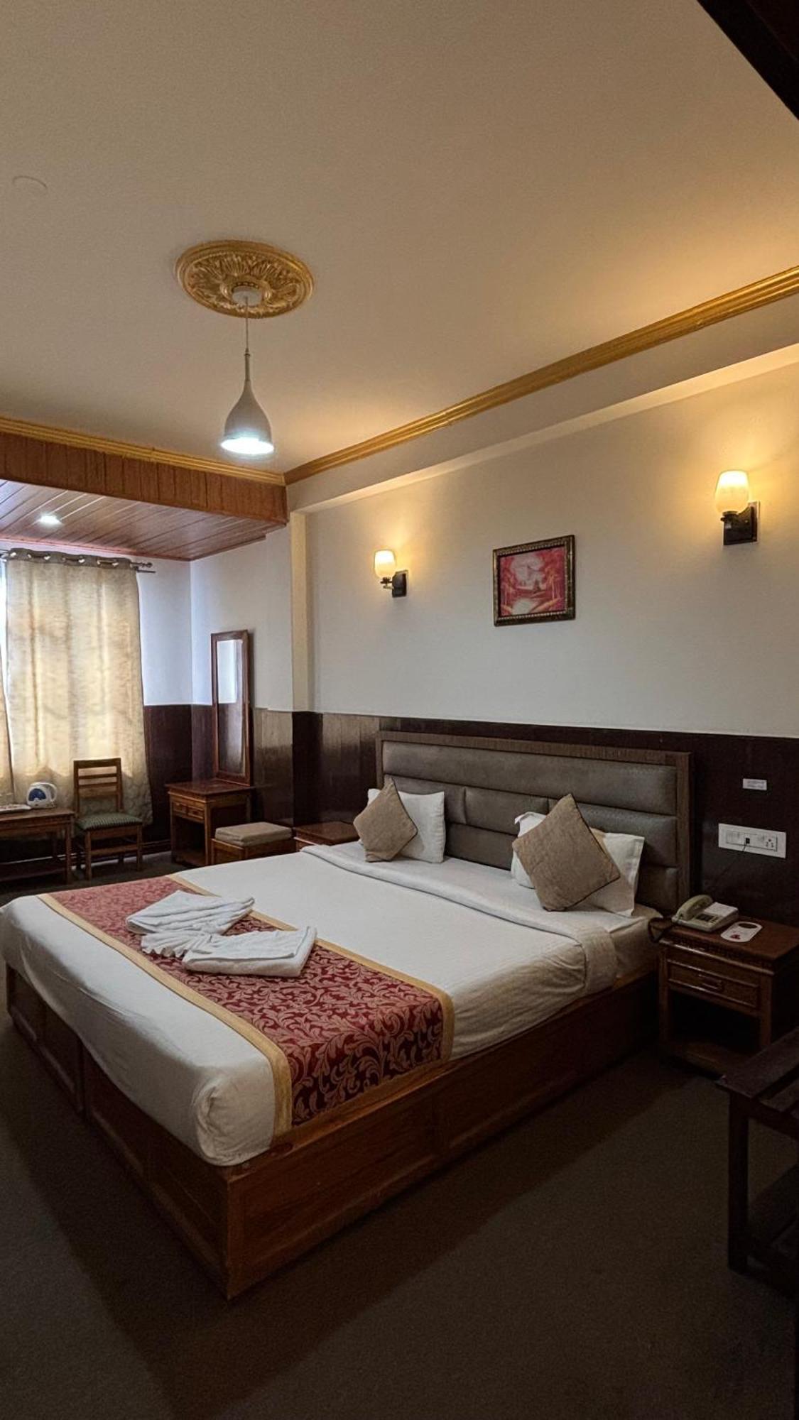 Hotel Kasturi Palace & Restaurant Darjeeling Darjeeling  Buitenkant foto