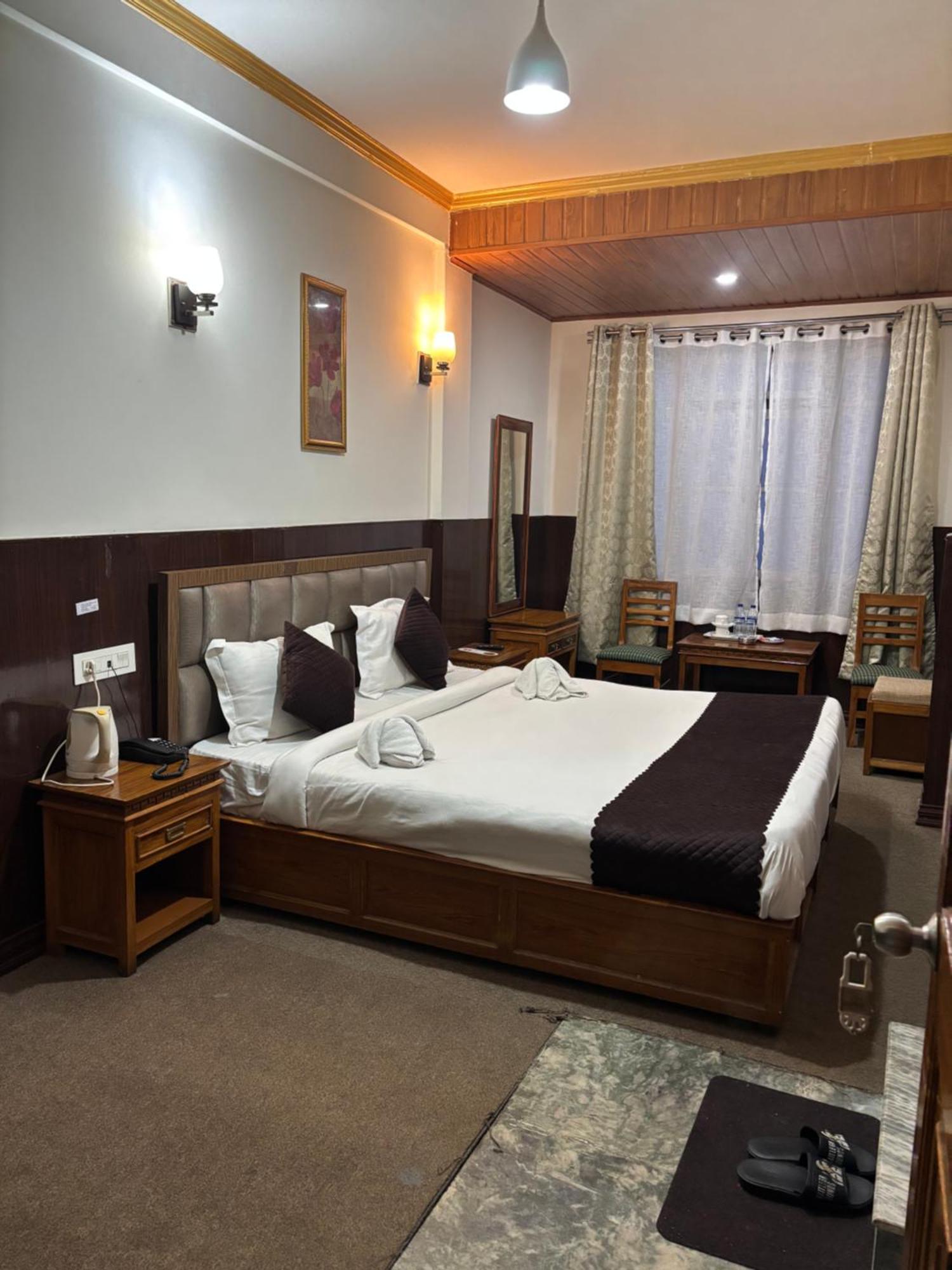 Hotel Kasturi Palace & Restaurant Darjeeling Darjeeling  Buitenkant foto
