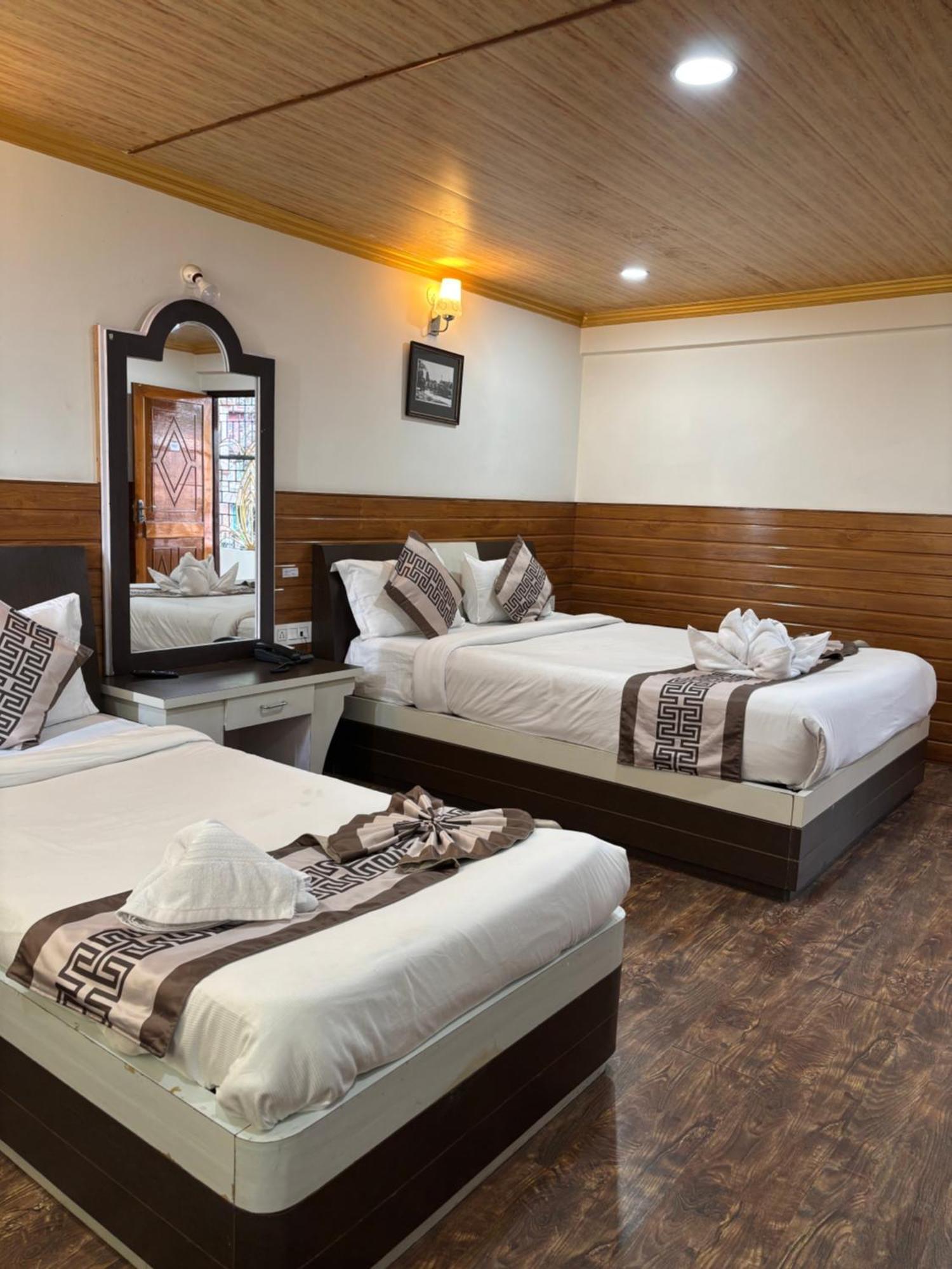 Hotel Kasturi Palace & Restaurant Darjeeling Darjeeling  Buitenkant foto